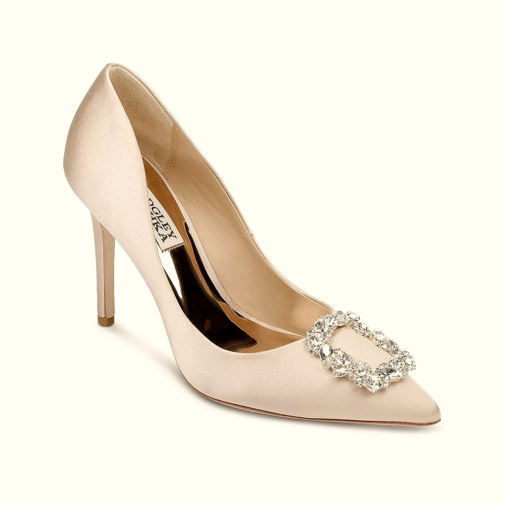 Badgley Mischka Collection size 9 runs small good condition